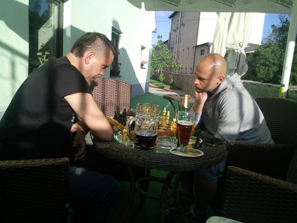 Guesthouse Veles Slovenska Bistrica Extérieur photo