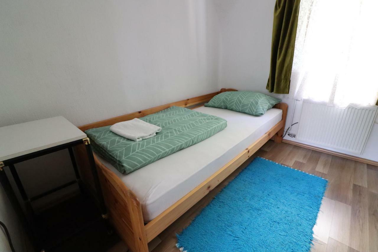 Guesthouse Veles Slovenska Bistrica Extérieur photo